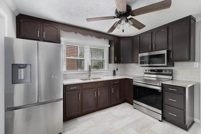 Photo - 2114 Broad St