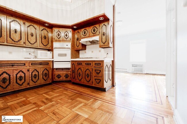 Photo - 143 Court St