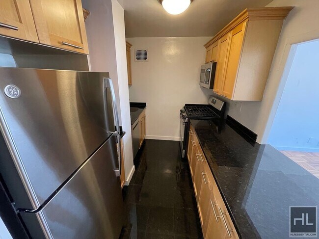 Photo - EAST 49 STREET Unit 10J