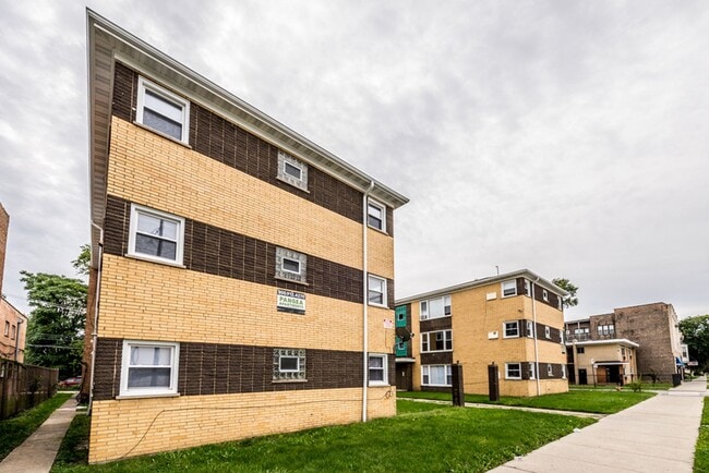 Photo - 8851-8853 S Cottage Grove Ave Chicago, IL 60619