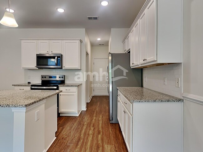 Photo - 992 Theodore Rd