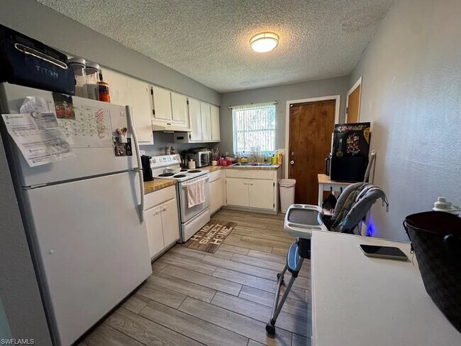 Photo - 1865 Lavonia Ln