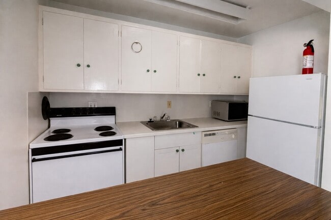 Photo - 425 Hawthorne St Unit 01