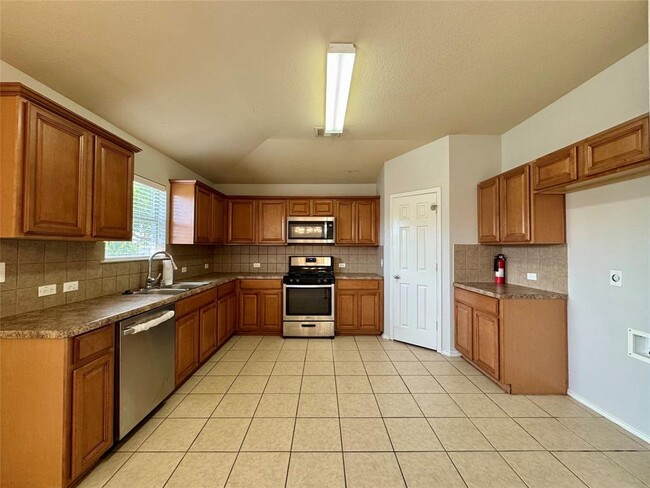 Building Photo - 14828 Falling Stone Ln Rental