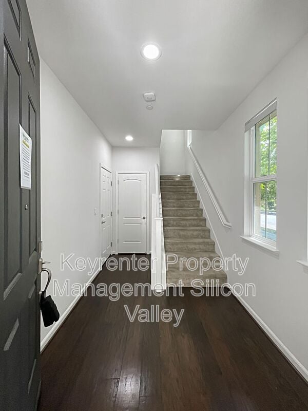 Photo - 638 Cedarville Ln