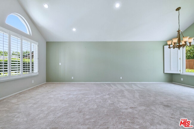 2649 Rikkard Dr