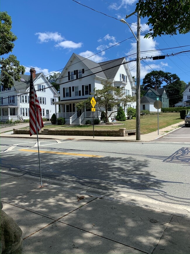 Photo - 15 Grove Ave Unit 3