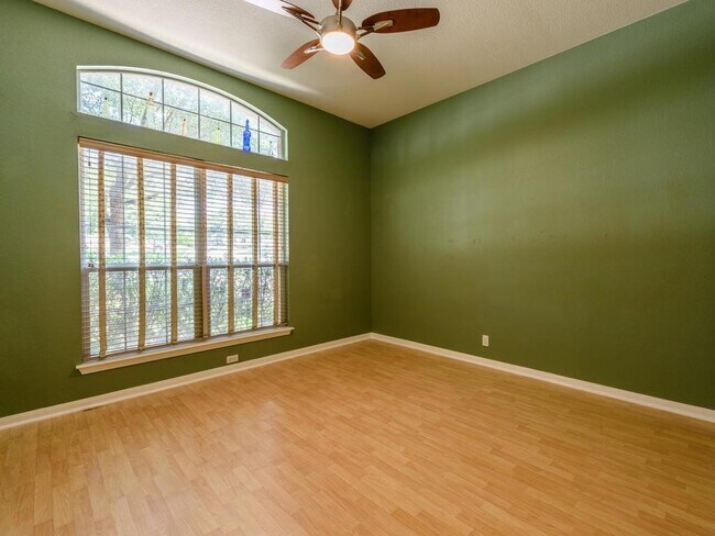 Photo - 442 S Lynnwood Trail