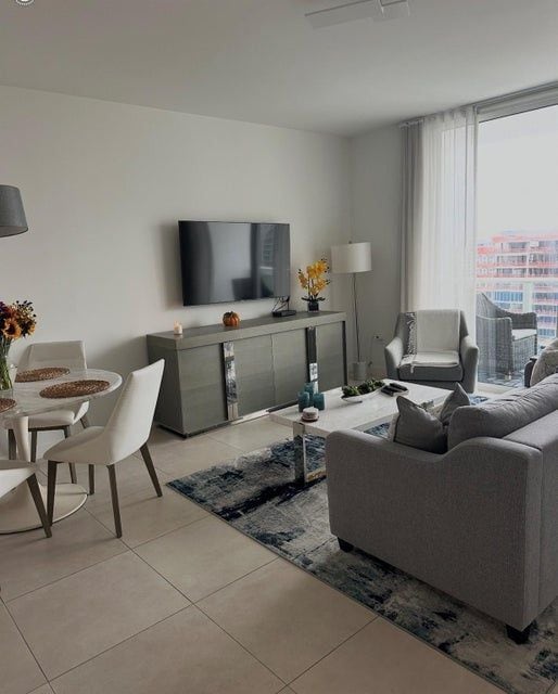 Photo - 401 N Birch Rd