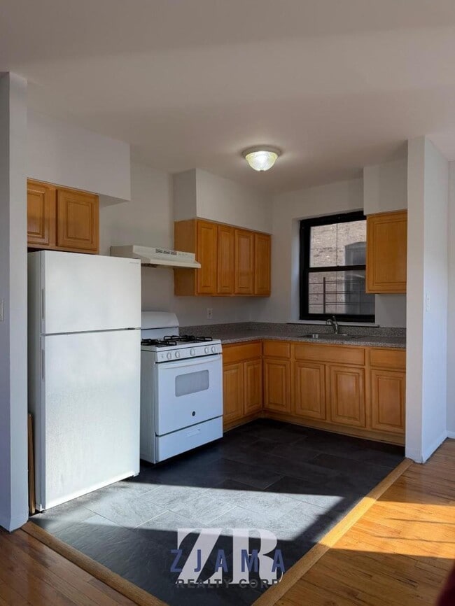 Building Photo - 1 bedroom in BROOKLYN NY 11226 Unit 3E