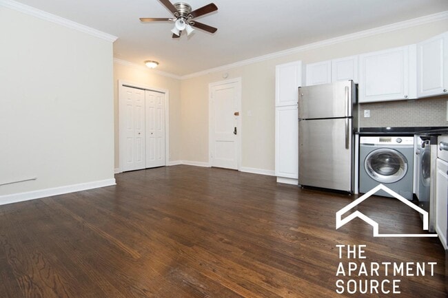 Photo - 3849 N Greenview Ave