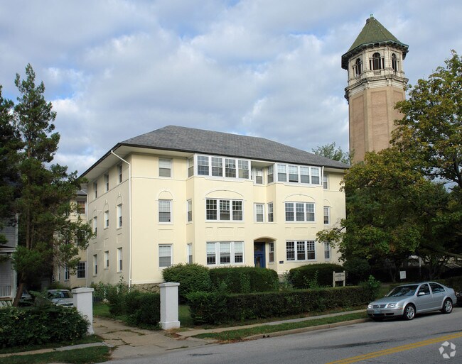 Photo - 4206 Roland Ave Apartments