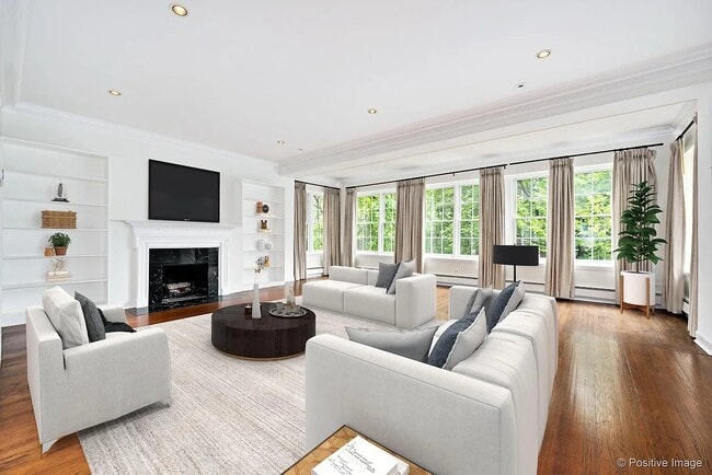 Building Photo - 1433 N Dearborn St Unit Apt 2