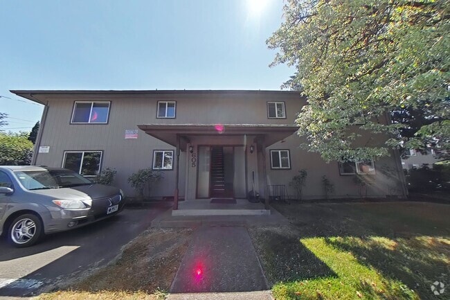 Building Photo - 2 Bedroom Apartment ~ Close to Campus Unit 605 NW Kings #1