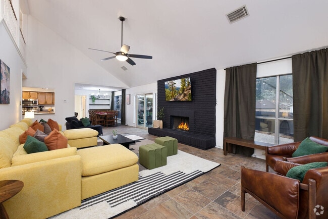 Building Photo - 13603 Oak Cabin Rental