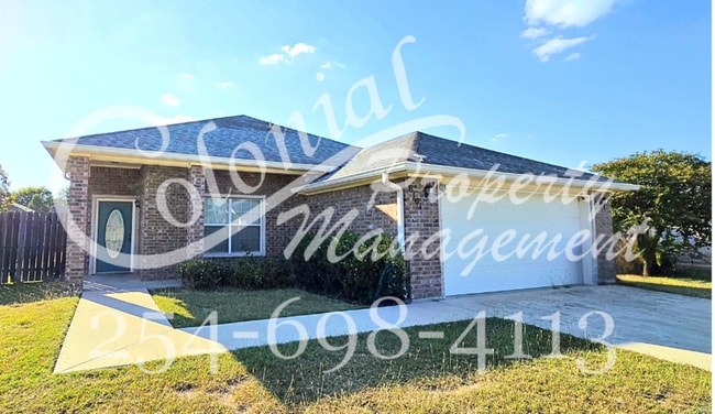 Building Photo - AVAILABLE NOW!