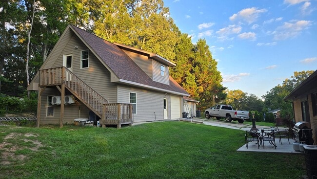 Building Photo - 107 Rickert Ave