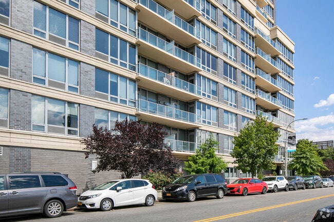 Photo - One Hunters Point