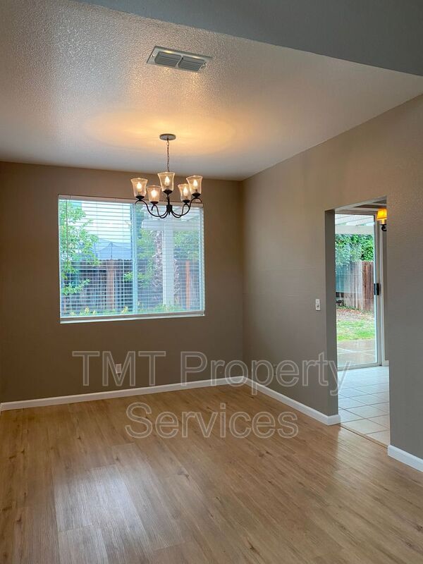 Photo - 8966 Forked Creek Way