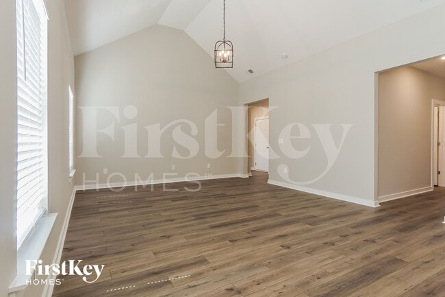 Photo - 350 S Pine Dr