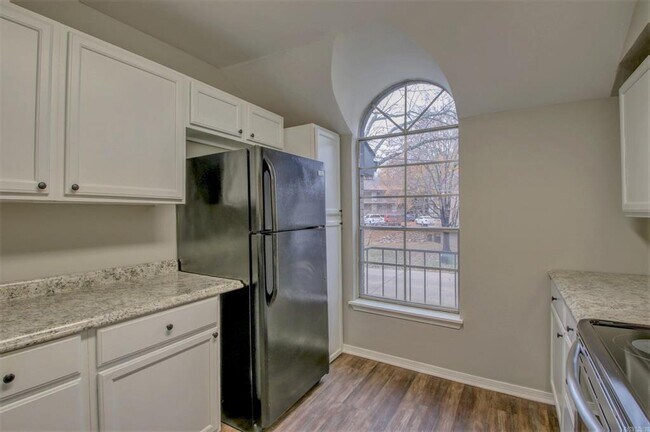 Photo - 1601 N Bryant St