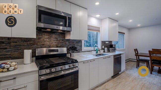 Photo - 40221 Garibaldi Way