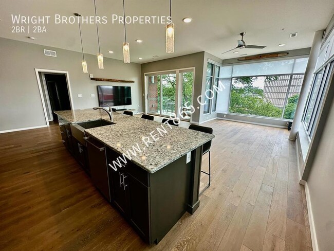 Regas Square 2 bedroom 2 bath - Regas Square 2 bedroom 2 bath Townhome