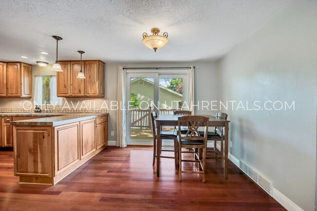 Photo - 485 E 1150 N