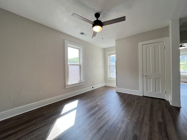 595 W 17th St