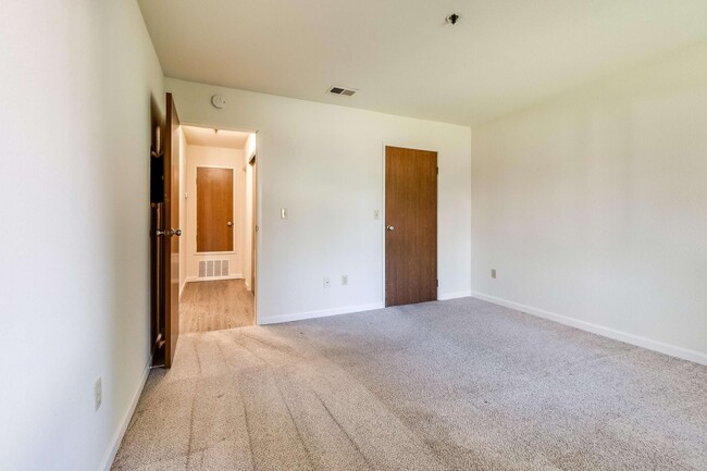Bedroom with Walk in Closet