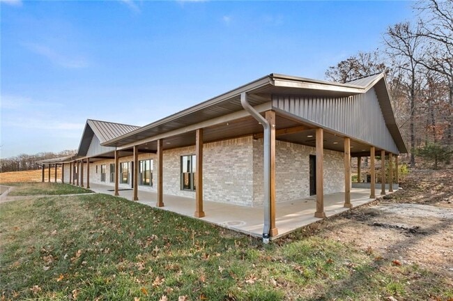 Photo - 16027 Trapp Hill Rd