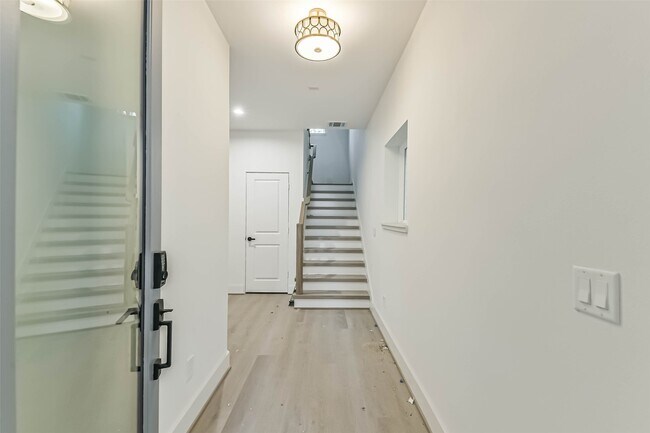 Photo - 7709 Earl Rudder Wy