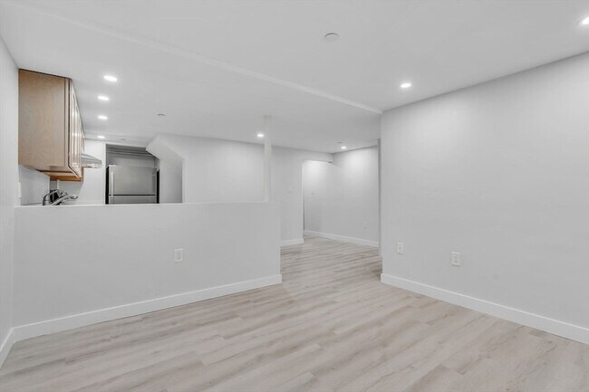74 Ruthven St Unit G