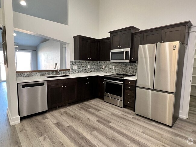 Building Photo - Great Updated Home