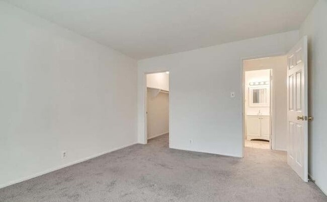 Bedroom - 3700 N Rosser St Unit 201