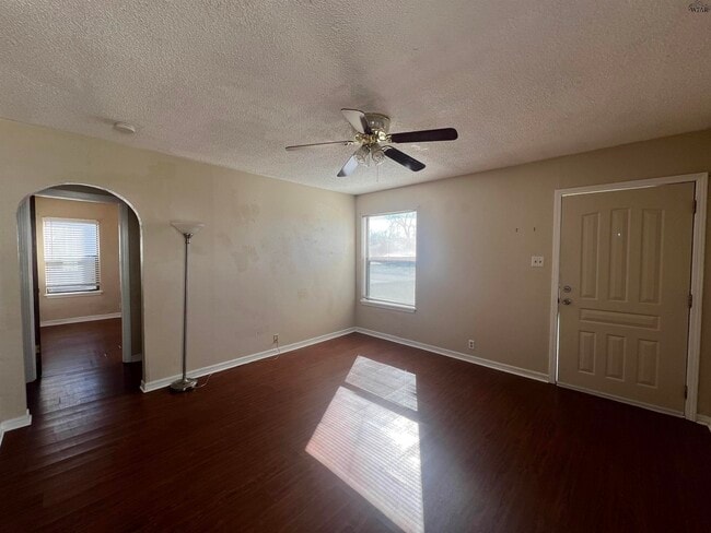 Photo - 412 W Texas Ave