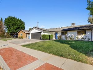 Photo - 2058 Malcolm St