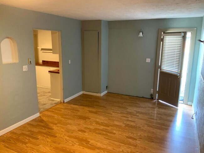 2868 Bailey Ln Unit 2868 Bailey Lane - Unit B
