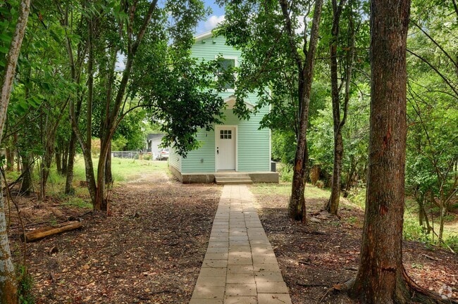 Building Photo - 830 Martin Luther King Dr Rental