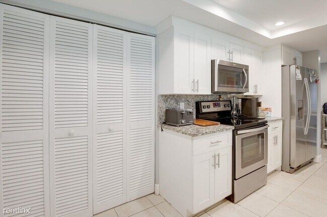 Photo - 3 br, 3 bath House - 12641 Westhampton Cir...