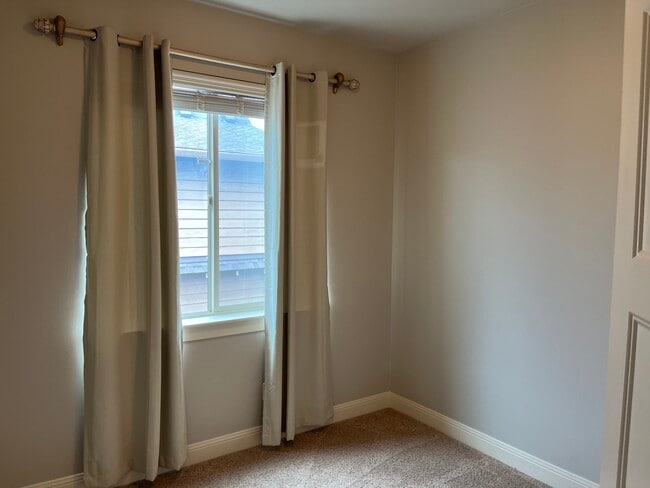 Second bedroom 3rd floor - 14260 SW Compass Dr