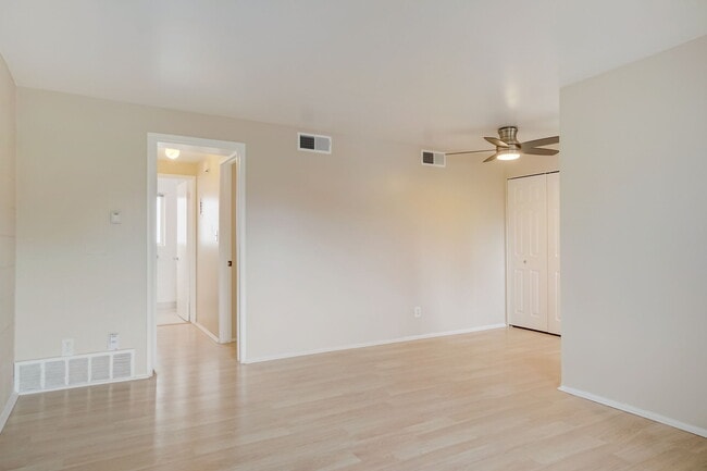 Photo - 2180 S Lake St Unidad 7