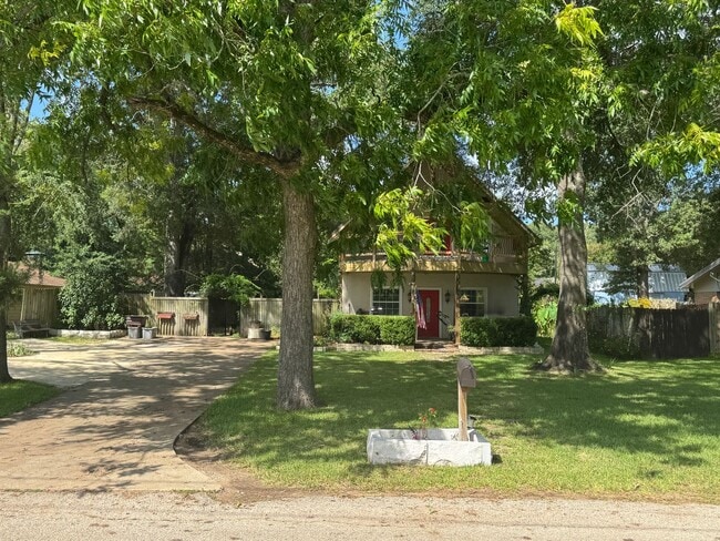 Photo - 807 N Rather St