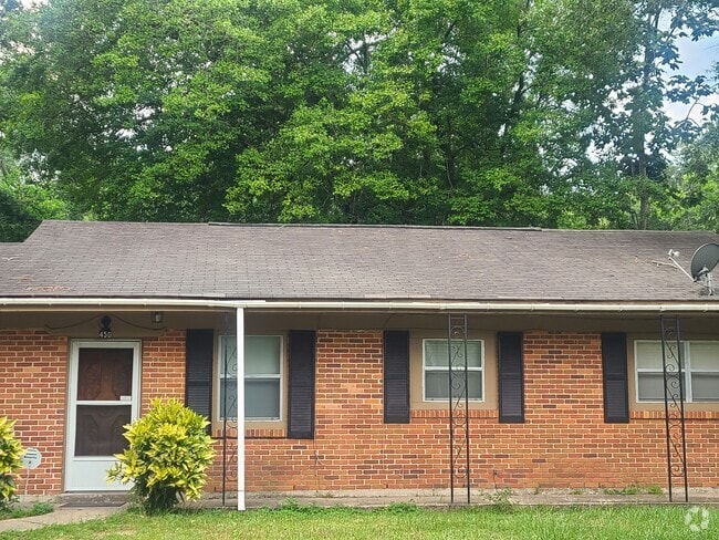 Building Photo - 450 Elmwood Dr Rental