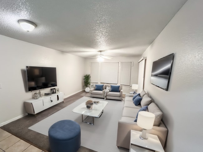 Photo - ** FOR SALE w/ FRI Agent ** TW4013 Unit TW4013