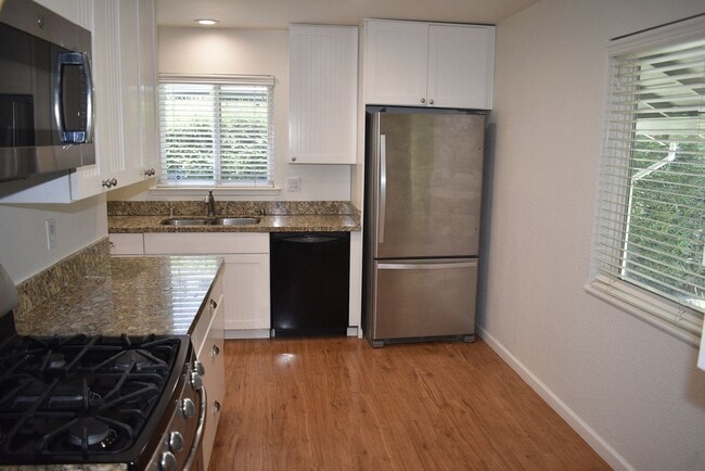 Photo - 5311 Callister Ave