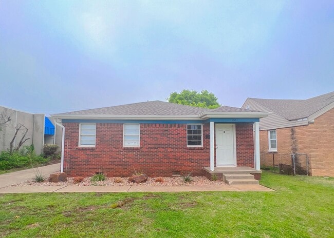 Photo - 221 NE 26th, Apt B