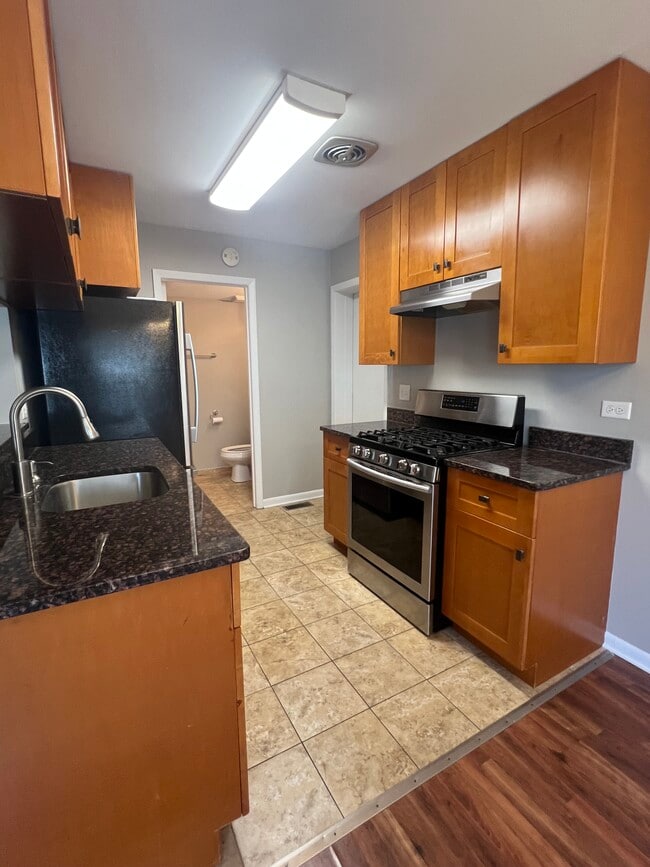 Photo - 323 Meadow Ct