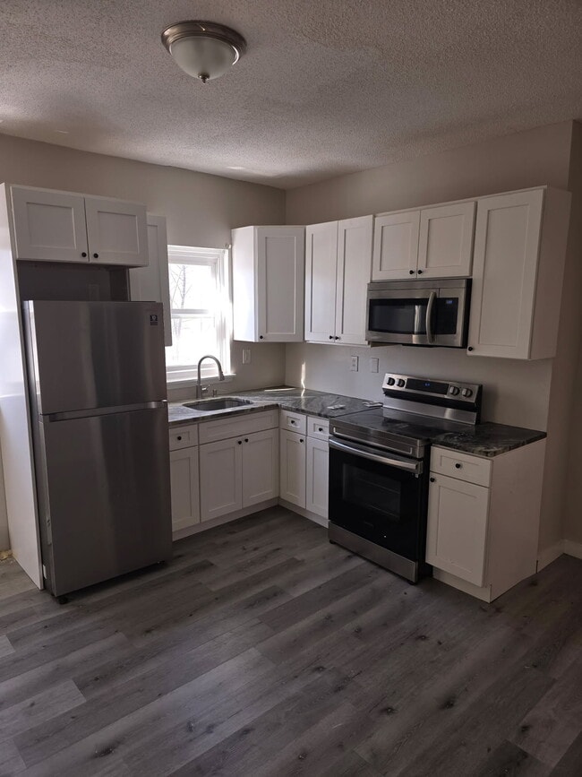 Building Photo - 73 Pliny St Unit 2nd Floor Rental