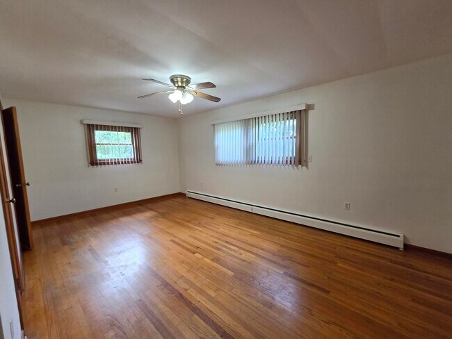 Photo - 208 Fischer Dr